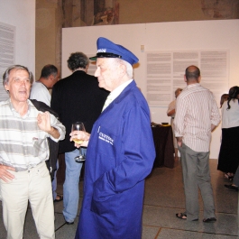 giannetto-bravi-quadreria-darte-150-ritratti-autoritratti-ex-chiesa-di-san-pietro-in-atrio-como-17.jpg